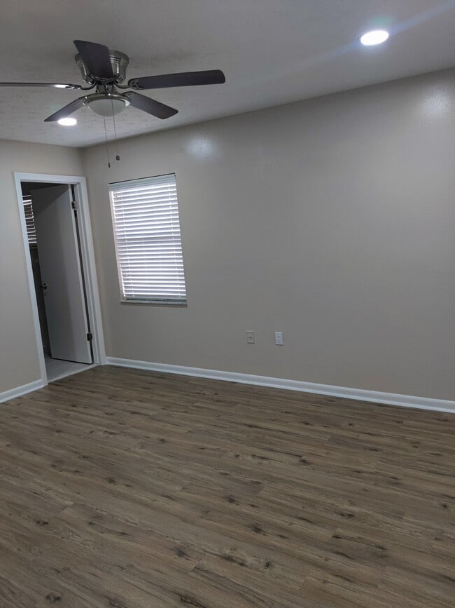 Building Photo - 4502 Mercado Dr