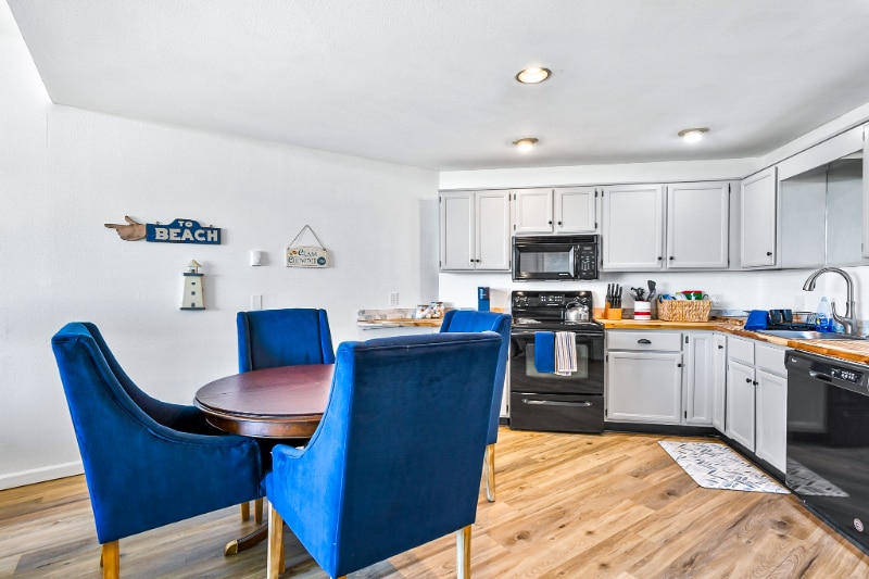 Building Photo - 7806 Birch Bay Dr