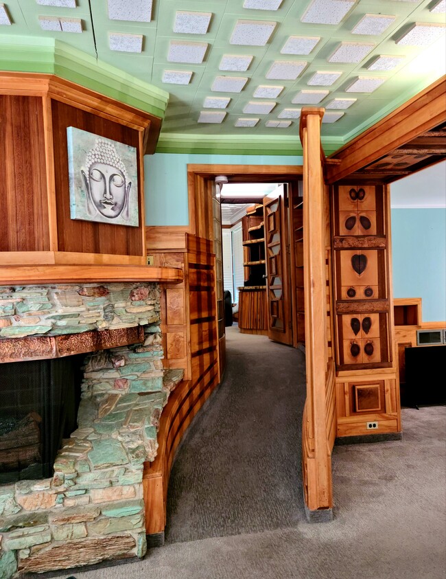 Building Photo - 699 N 600 E