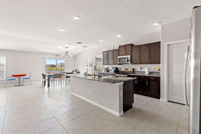 Building Photo - Like New Home For Rent In Creek Preserve!