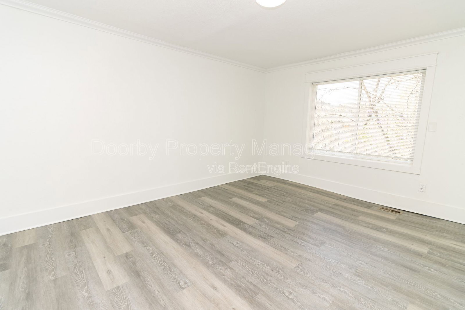 Building Photo - 1203 Rockway Dr