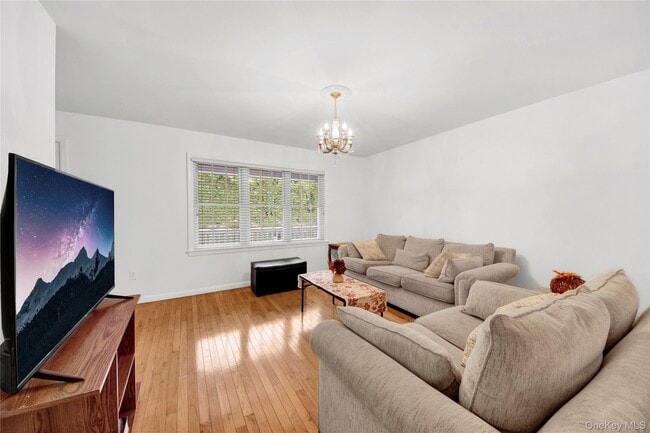 Building Photo - 752 Pelham Rd