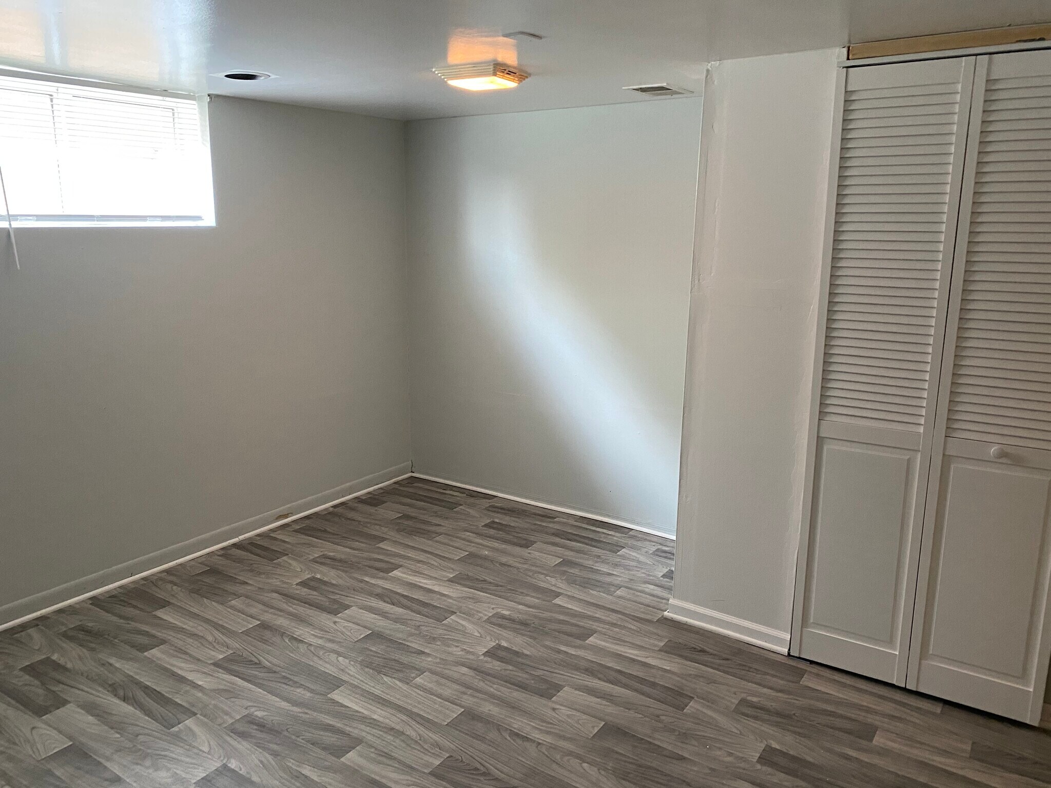 Building Photo - 3622 W 79th Pl