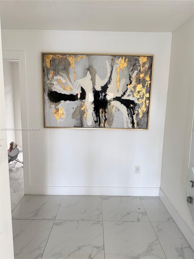 Building Photo - 1271 SW 124th Ct