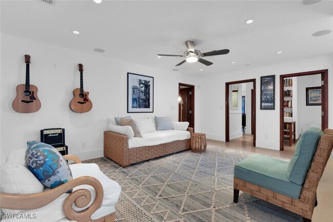 Building Photo - 795 18th Ave S