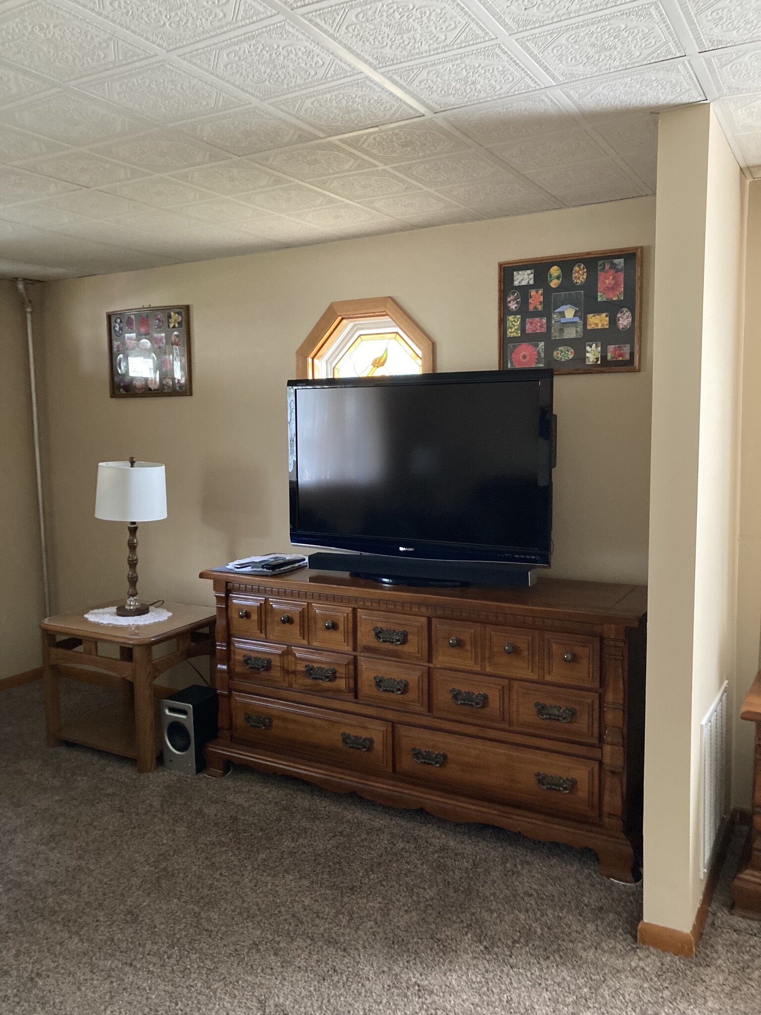 tv in parlor - 741 Ferdinand St