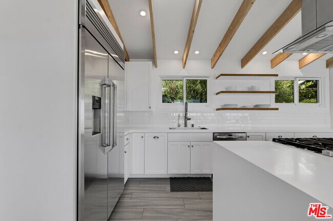 Building Photo - 6249 Tapia Dr