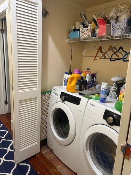 Building Photo - 4717 Laurel St