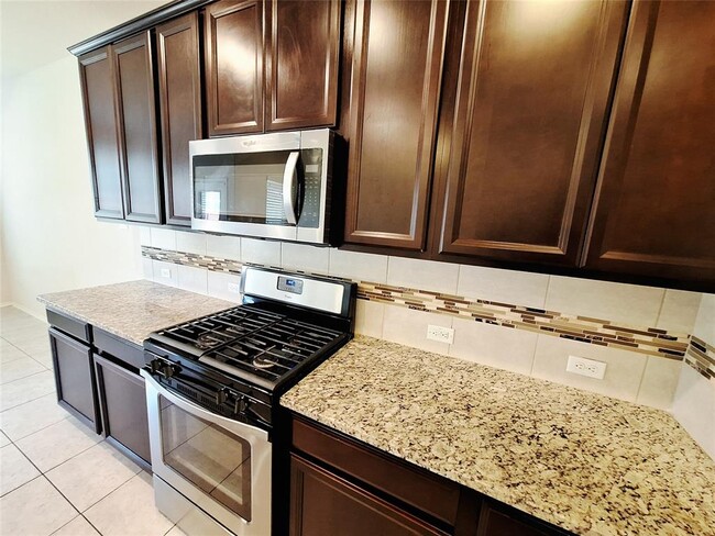 Building Photo - 525 Loma Cedro Bend