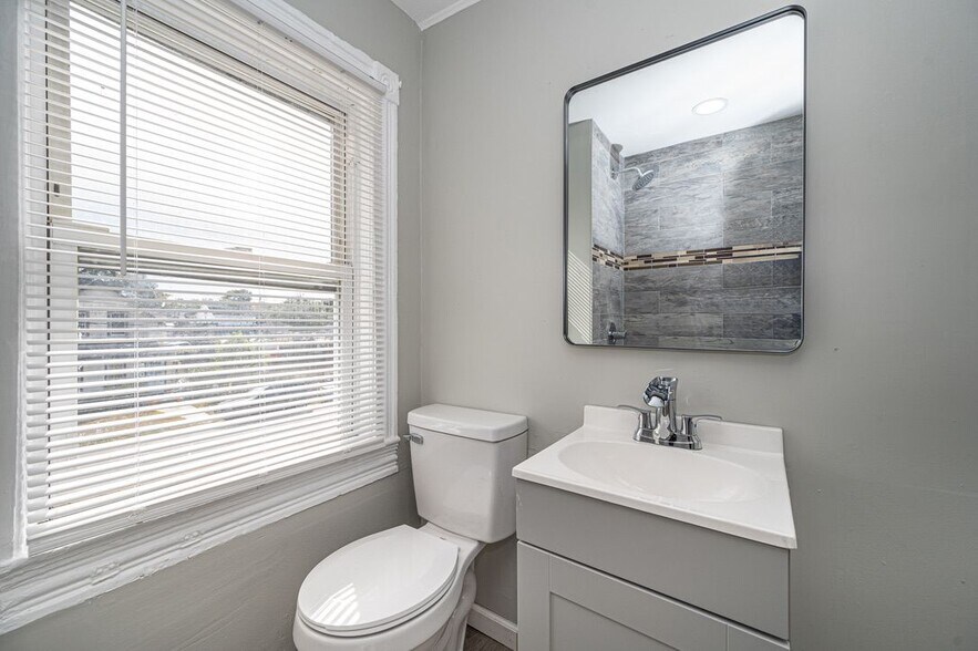 Building Photo - 11 Haab Ave