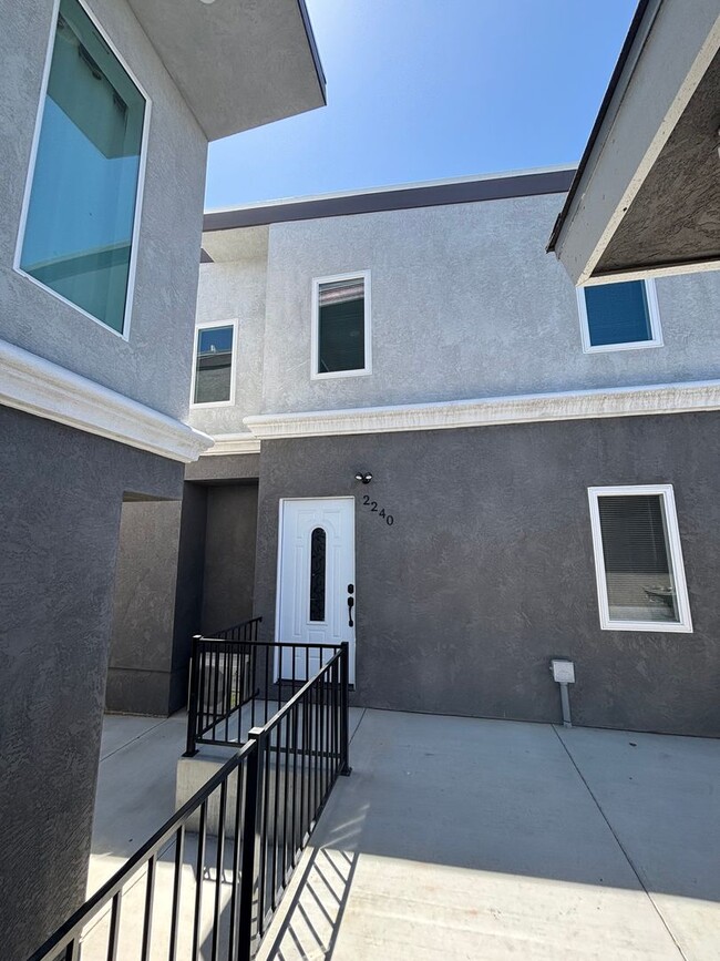 Building Photo - 3 bed 3 bath Home for Rent in San Diego WA...
