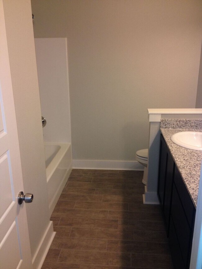 Building Photo - Wildwood 2