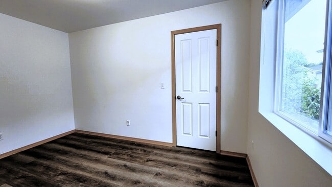 Building Photo - Comfort, Charm, and Convenience in South Hill