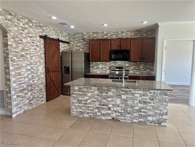 Building Photo - 10293 Silver Pond Lane