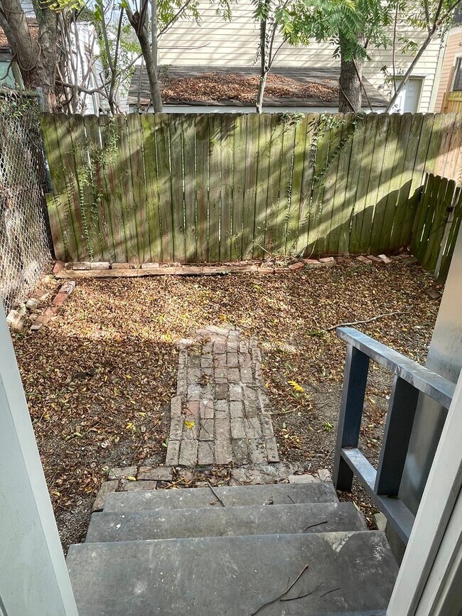 Building Photo - Newly Renovated 2BD/1BA in Bayou St John