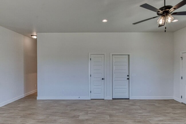 Building Photo - 3812 SE 80th St