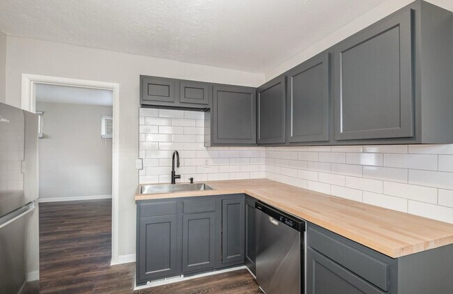 Building Photo - OX Properties