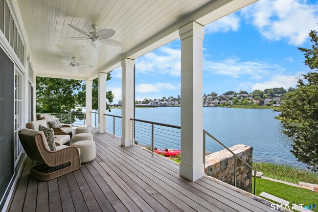 Building Photo - 30 Edgewater Hillside