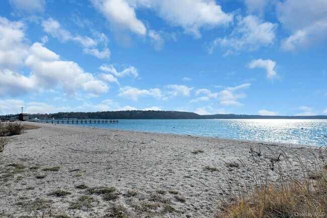 Building Photo - 1000 9th St