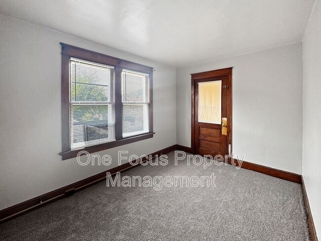 Building Photo - 1414 Park Ave
