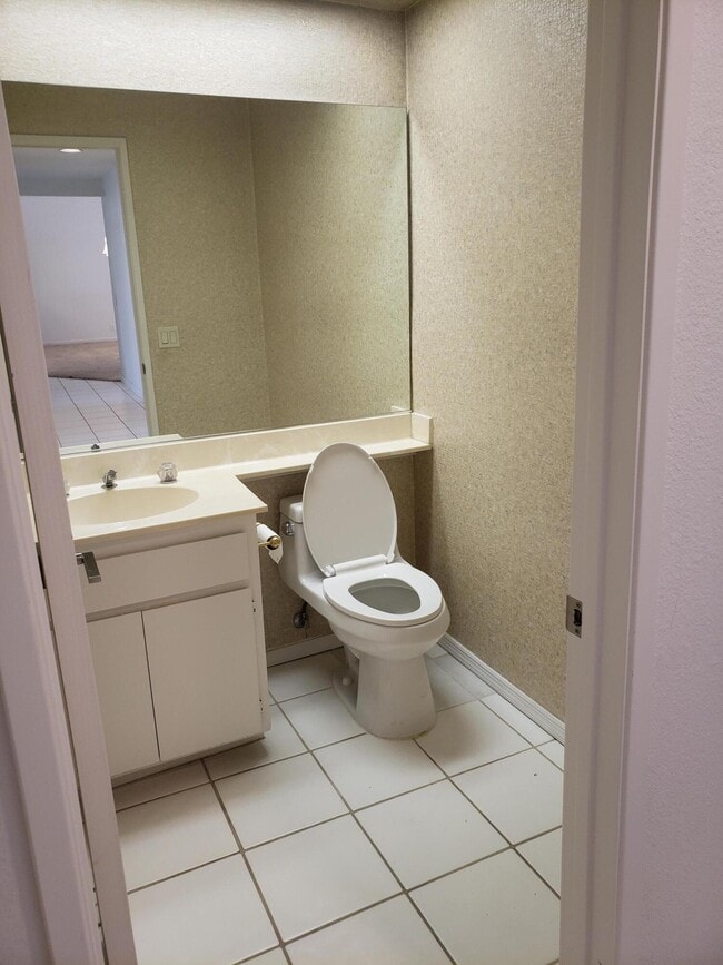 Building Photo - 136 Desert Falls Dr E