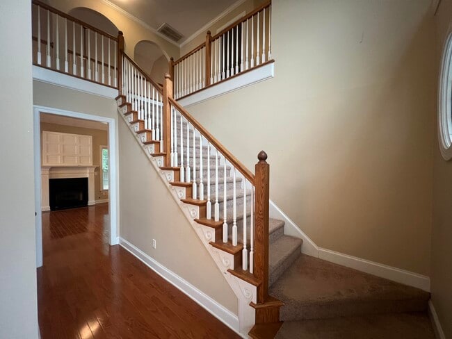 Building Photo - 1102 Highmoor Ln