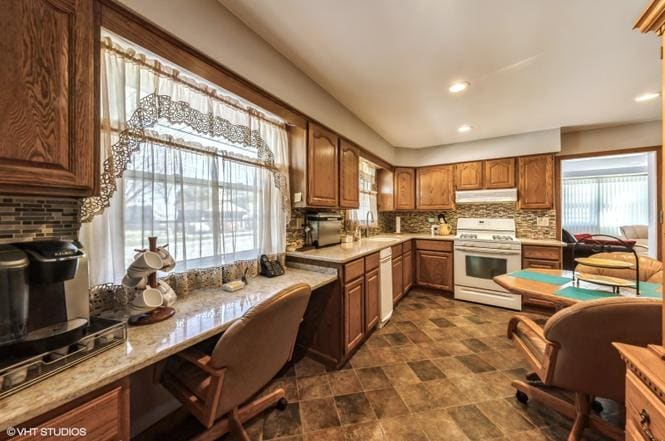 Building Photo - 9701 Merton Ave