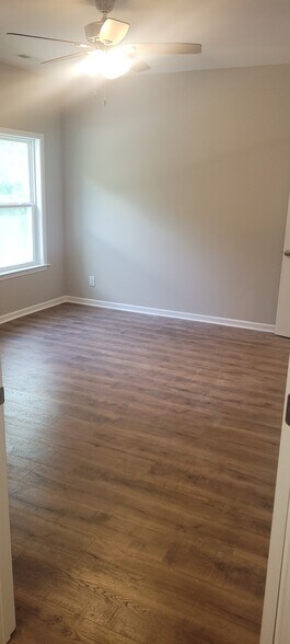 Building Photo - 216 Legion Dr