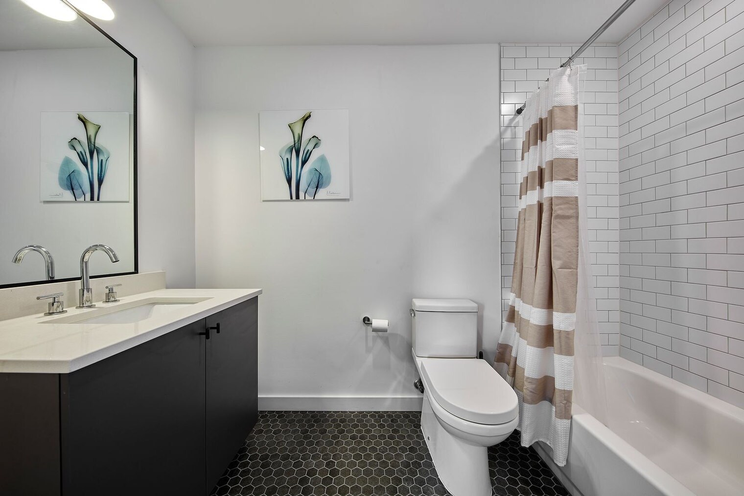 Building Photo - 1b Marshall Dr