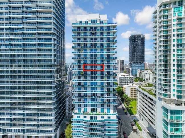 Building Photo - 700 NE 25th St