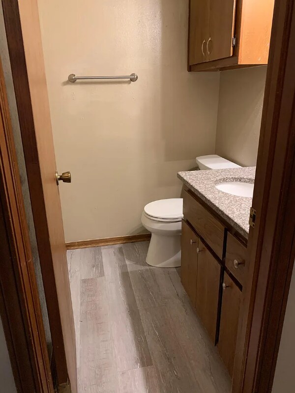 Building Photo - 120 Vinita Dr