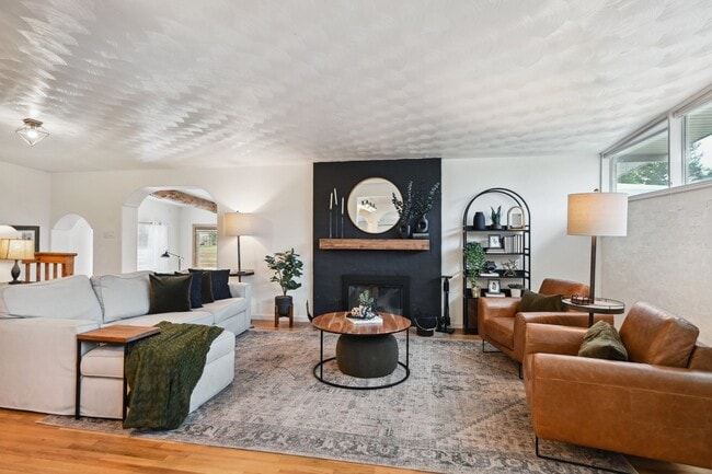 Building Photo - 5944 S Milwaukee Way