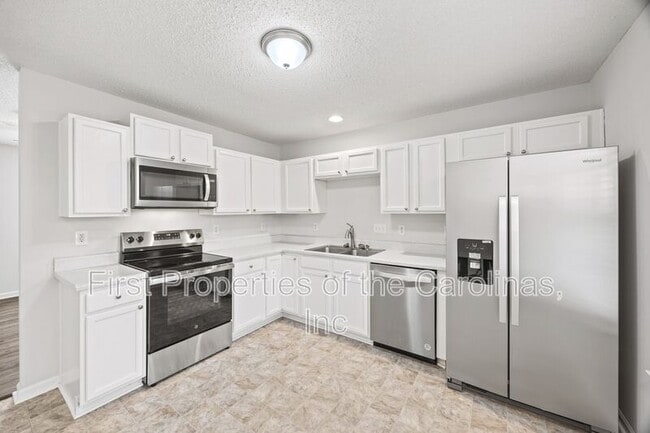 Building Photo - 1411 Swaying Branch Ln