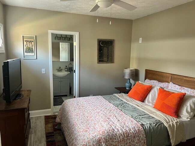 Building Photo - 815 Sixth St