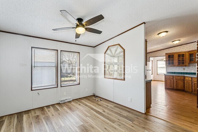 Building Photo - 3315 W Fernwood St