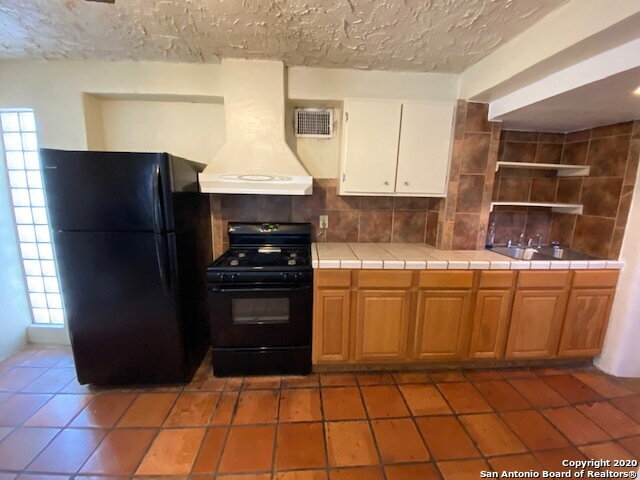Building Photo - Charming 2-bedroom, 1-bath home $500 OFF R...