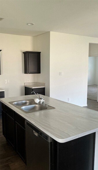 Building Photo - 16957 Rich Pines Dr