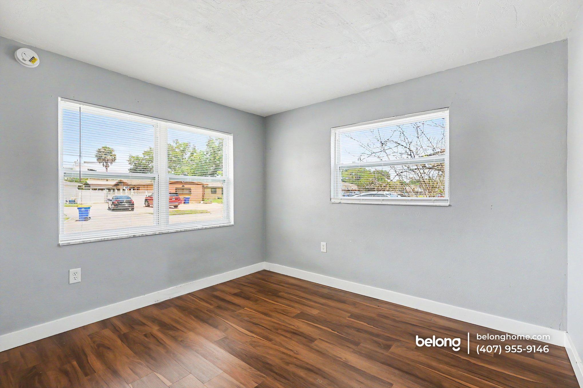 Building Photo - 1147 Manatee Dr
