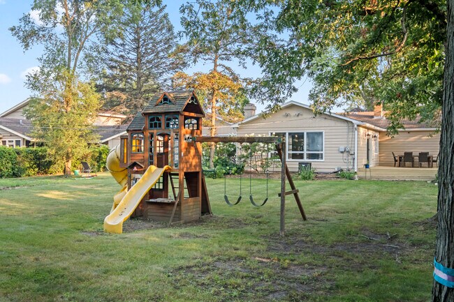 Building Photo - 3952 Oak Ave