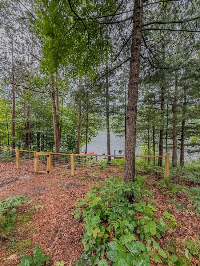 Building Photo - Lakeside Serenity Awaits