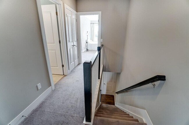 Building Photo - 438 Northern Ave