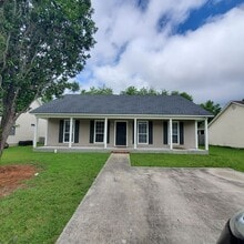 Building Photo - Charming 3-Bedroom Home with Private Fenced Yard in Valdosta, GA!