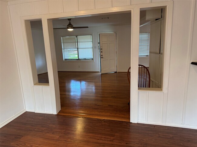 Building Photo - 6944 Burgess St