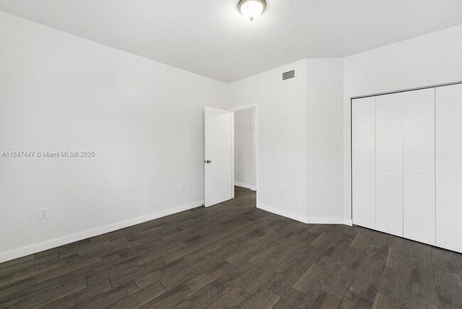 Building Photo - 1604 SW 9th St