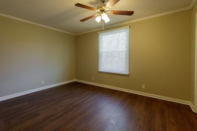 Building Photo - 148 Timberlake Dr