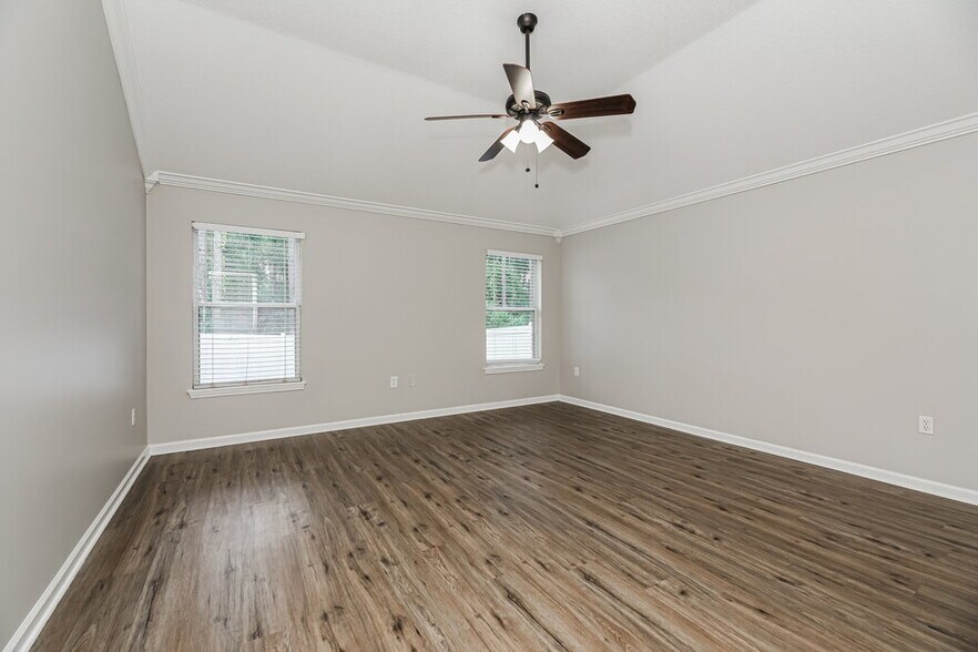 Building Photo - 3168 Tower Oaks Dr