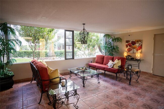 Building Photo - 2630 Pearce Dr