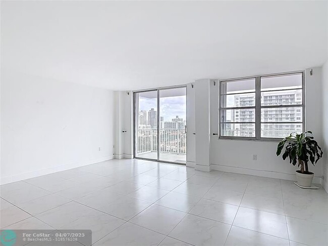 Building Photo - 2801 NE 183rd St