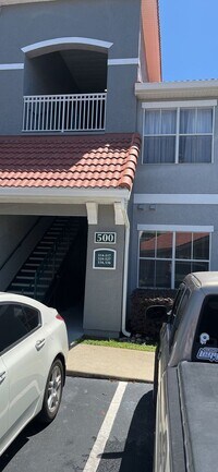Building Photo - Beautiful First Floor, 1 Bedroom, 1 Bath, corner unit for rent in the Enclave of New Tampa