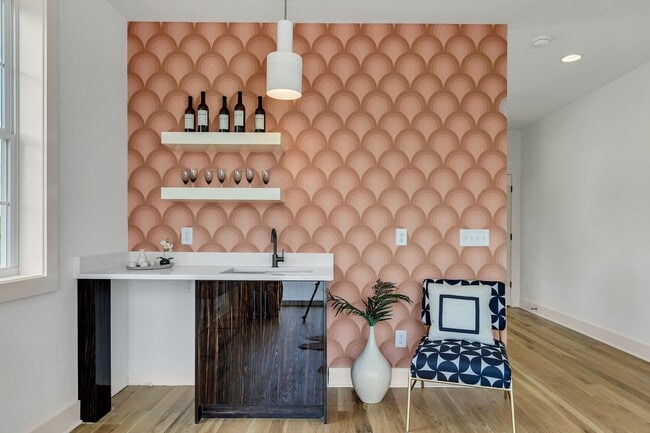 Building Photo - 660 Vernon Ave